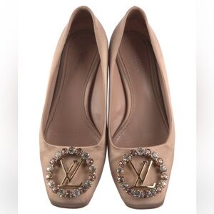 Elegant Louis Vuitton Authentic Satin Flats
